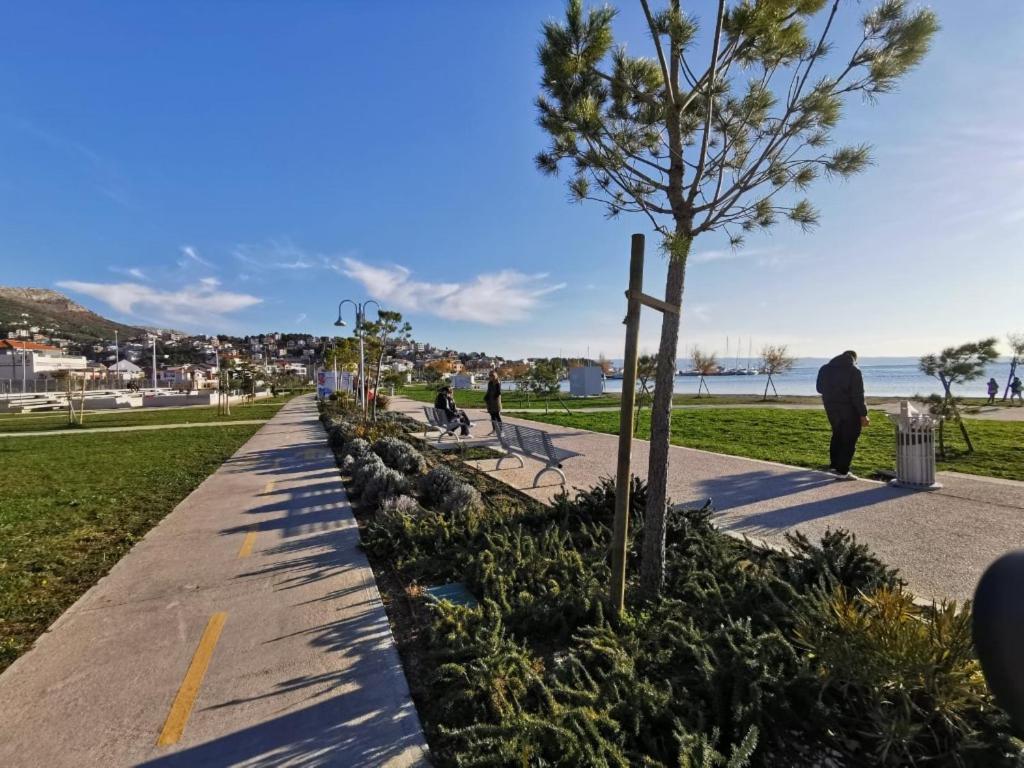 Apartments One Palm Подстрана Екстер'єр фото