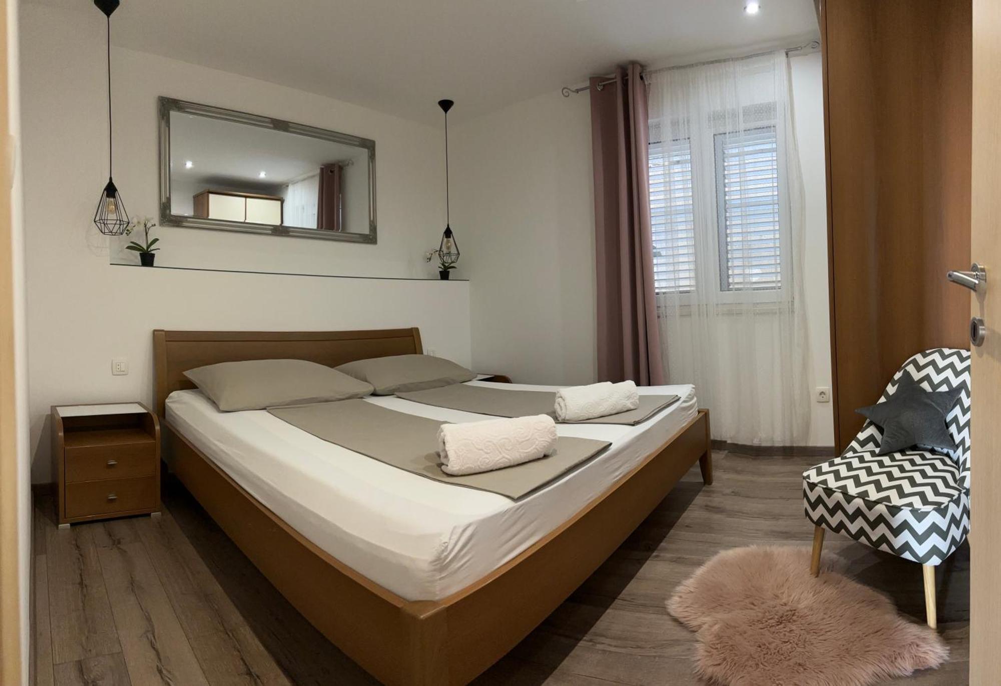 Apartments One Palm Подстрана Екстер'єр фото